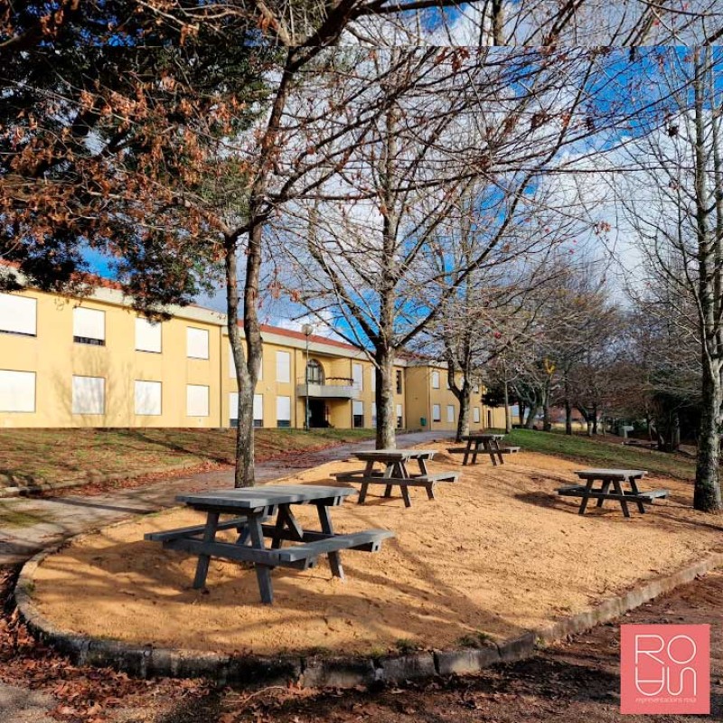 TAULA DE PÍCNIC PORTO DE PLÀSTIC 100% RECICLAT